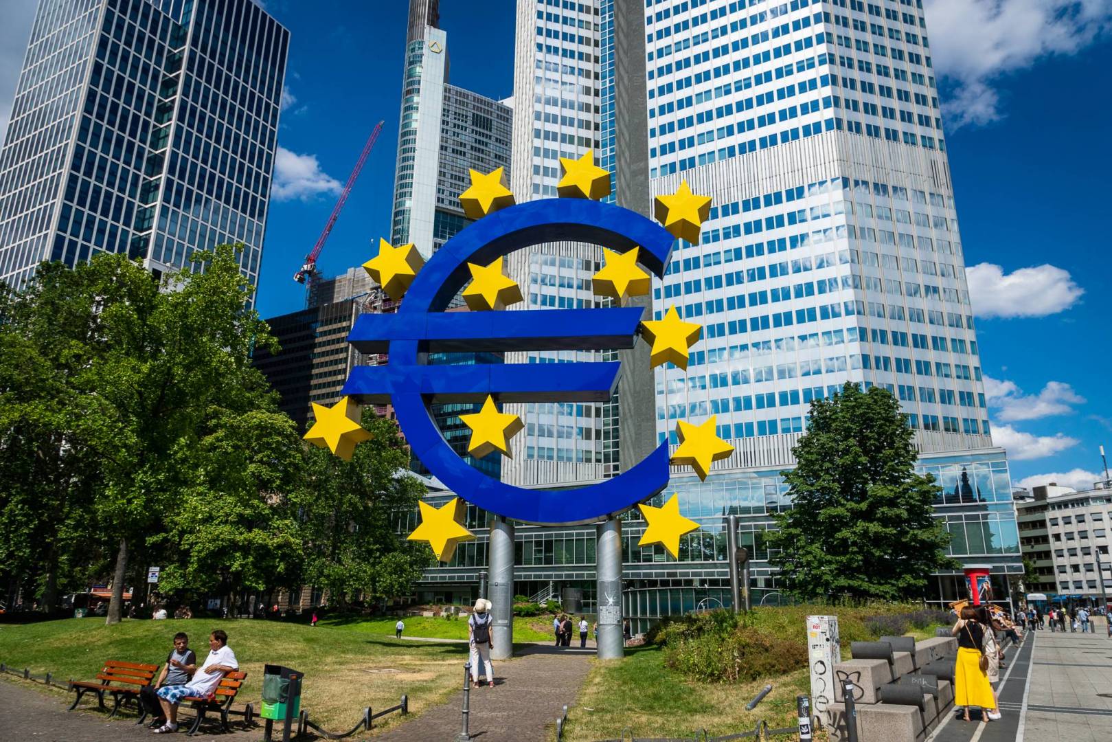 نتيجة بحث الصور عن المركزي الأوروبي يزيد الفائدة السلبية على الودائع