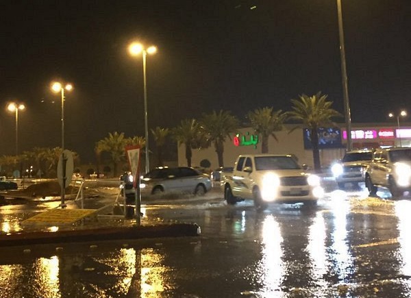 تأجيل رحلات الطيران السعودي إلى الرياض بسبب الأمطار..وتعليق الدراسة غدا