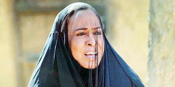 «الإعلام» تخالف قانونها في «بياعة النخي»
