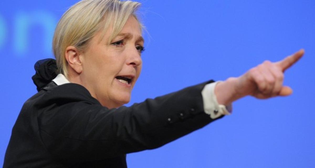 اليمين الفرنسي يدعو إلى استقالة وزير الداخلية