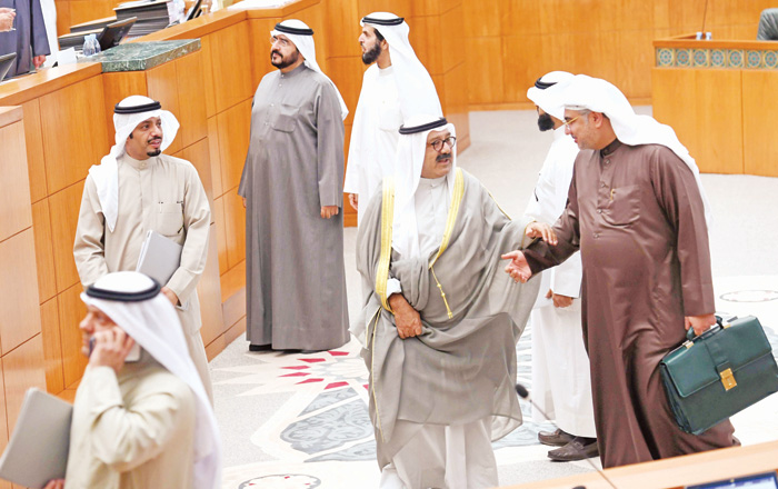 الشيخ ناصر الصباح يستمع للشطي الشيخ ناصر الصباح يستمع للشطي