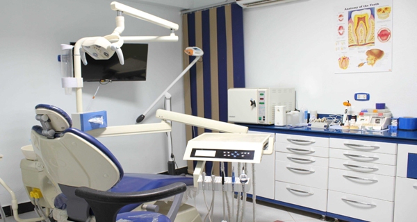 تغريم عيادة أسنان 5001 دينار بسبب الأضرار بمريضة