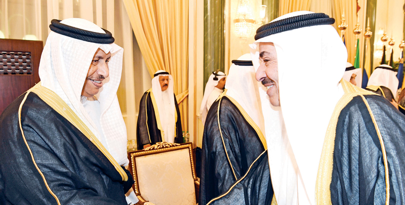 المبارك يتلقى التهاني المبارك يتلقى التهاني